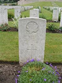 Etaples Military Cemetery - Montagnon, Bernhard Coeure